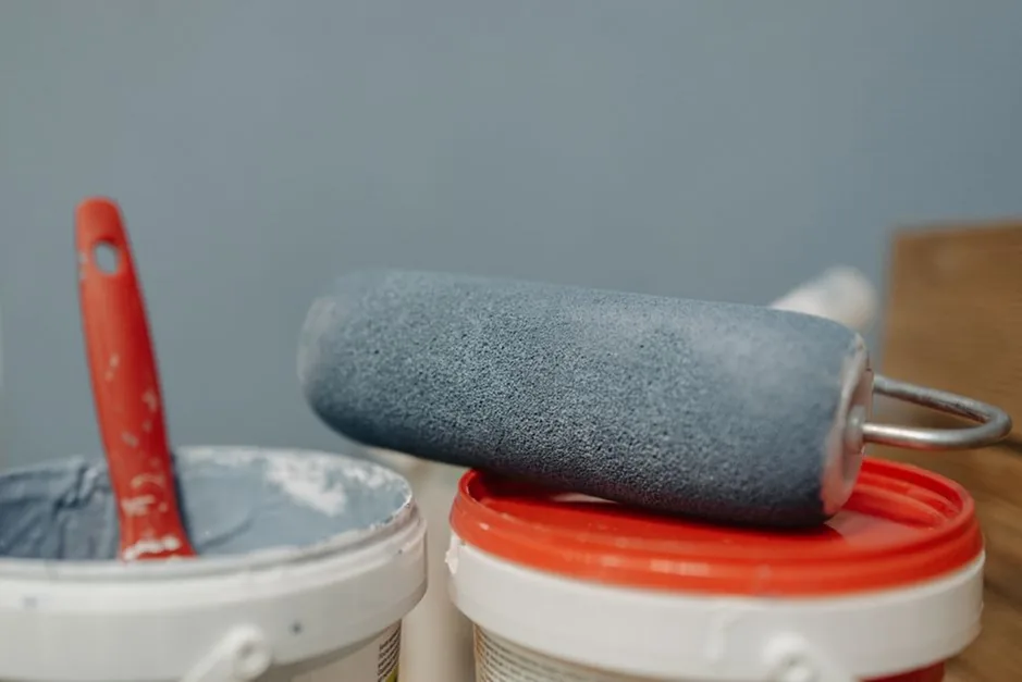 Interior paint roller and pail used for a professional Austin home repaint